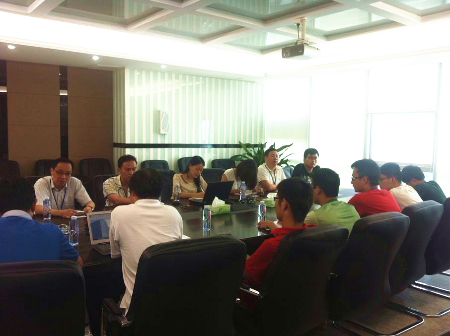 南宫28集团举行2014届实习生座谈会